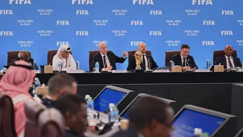 【双色球秘籍大放送】2025145期精选号码助力，红蓝球精准预测，一注在手，好运不请自来！